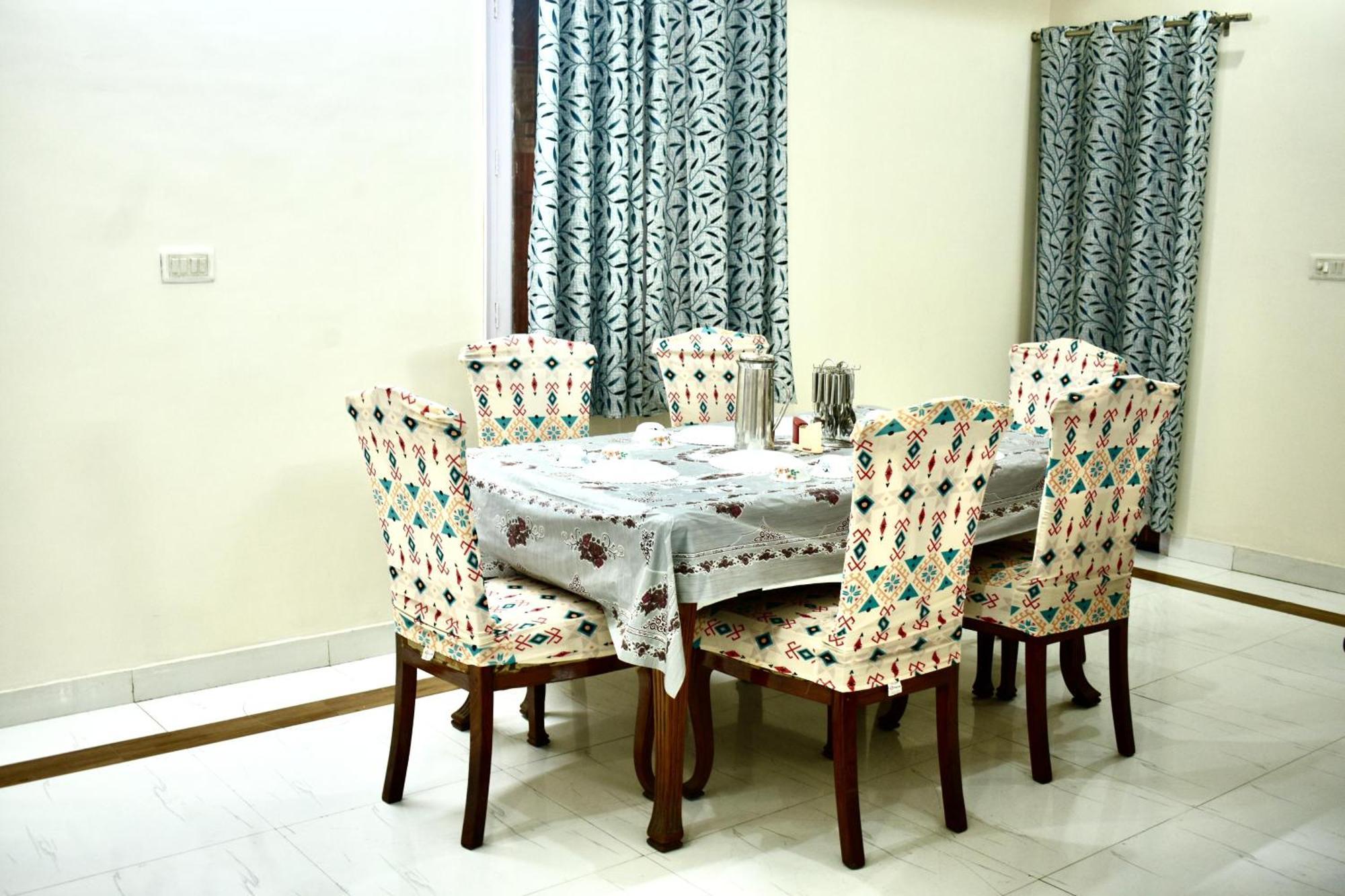 Abhilasha Villa ฟารีดาบัด ภายนอก รูปภาพ